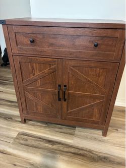 Kitchen storage cabinet