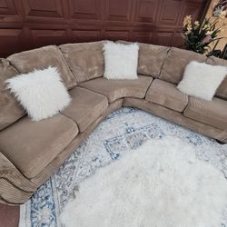 Beautiful Sectional Corduroy Cream Color Like New Furniture Totally Deep Clean Good Condition No Stains No Smell 
