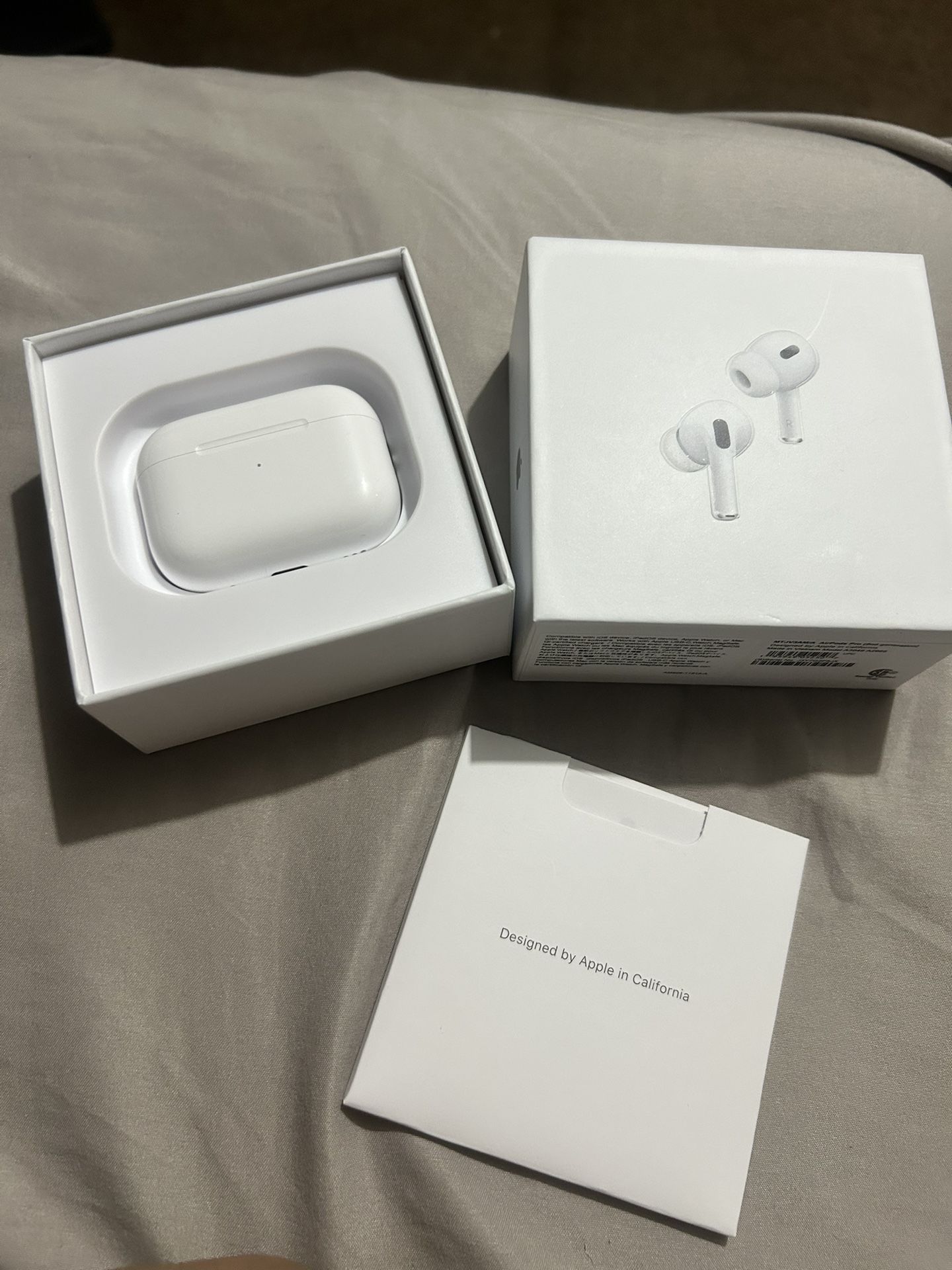 1of 1 Apple AirPod