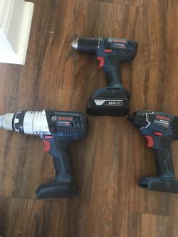 3 Bosch drills with 1 shared battery. ( used a few times like new)