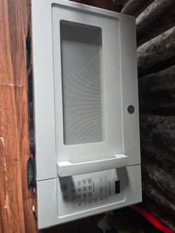 Like-New White Over-the-Range Microwave – Clean & Fully Functional!