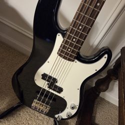 VINTAGE SQUIRE BY FENDER ELECTRIC BASS GUITAR WITH CASE - MINT!