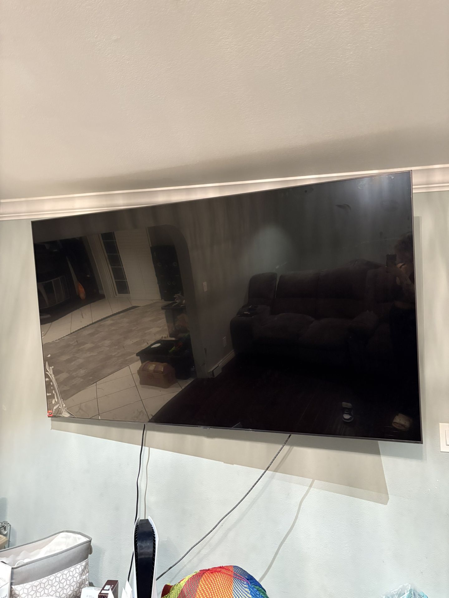 85 SAMSUNG TV