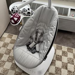 4MOMS MamaRoo Multi-Motion Baby Swing
