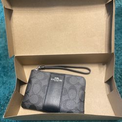 Black Coach Wristlet 