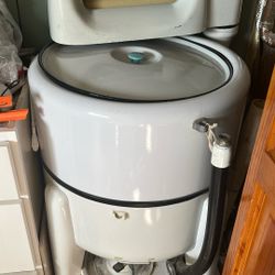 Very good condition works really well. Maytag washing machine if you have a outside car wash it is perfect.