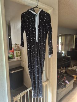 SM Adult Black/White Stars Onesie