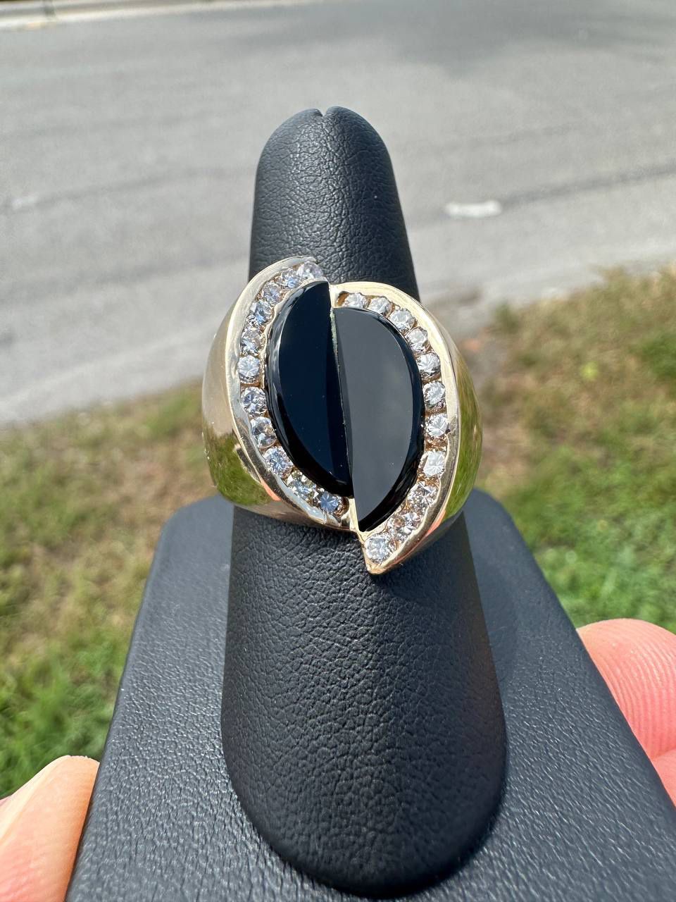 Louis Vuitton 18k & Vs Diamond Bague Clous Ring