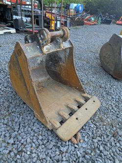 24" Mini Excavator Bucket