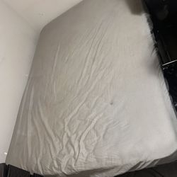 Full Size Bed With Bed Frame 