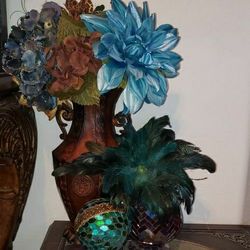 X3 VINTAGE ORNATE VICTORIAN PEACOCK BEADED FLORAL FLOWER ARRANGEMENT VASE ORB LOT