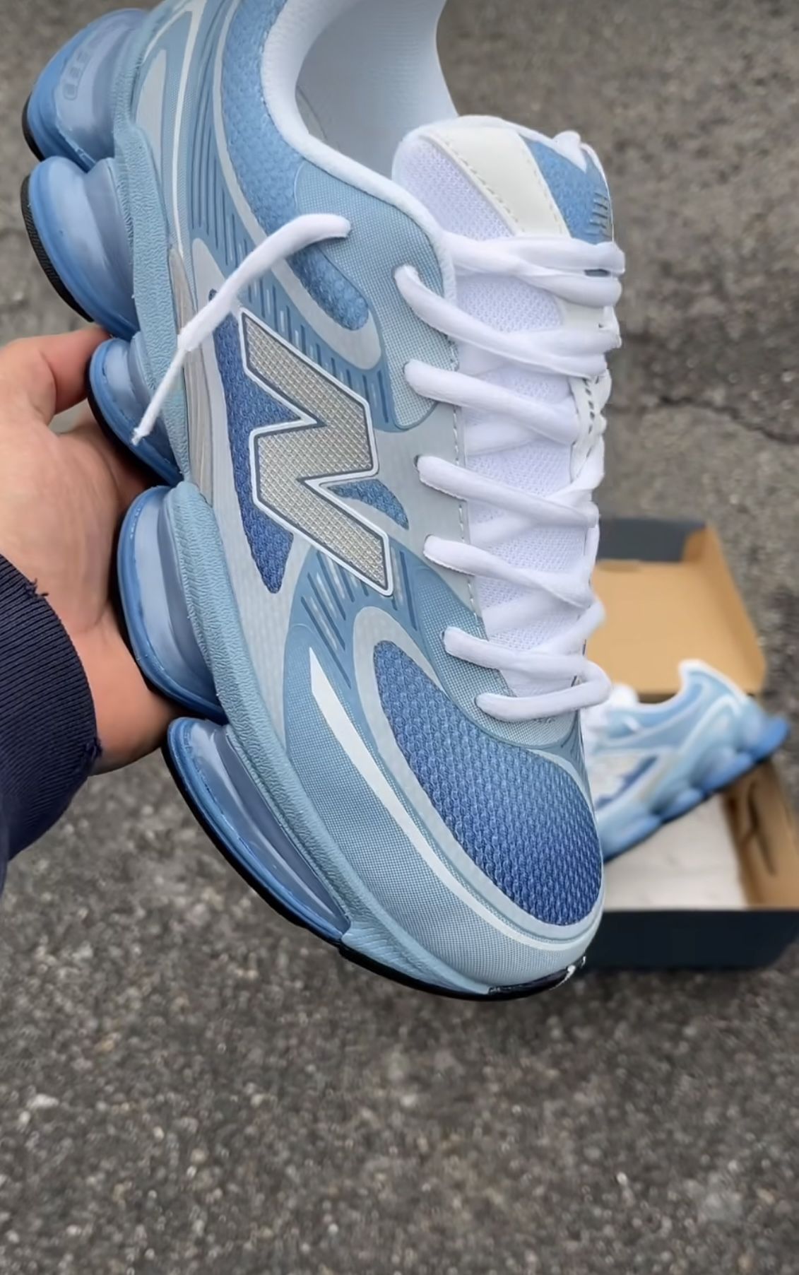 New Balance 2000
