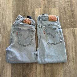 Pair of levis Girls jeans size 8 and 10 straight