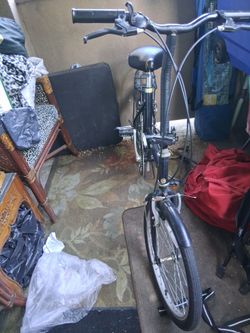 Black foldable bike