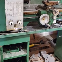 Grizzly INDUSTRIAL 11X26 BENCH WITH GEARBOX