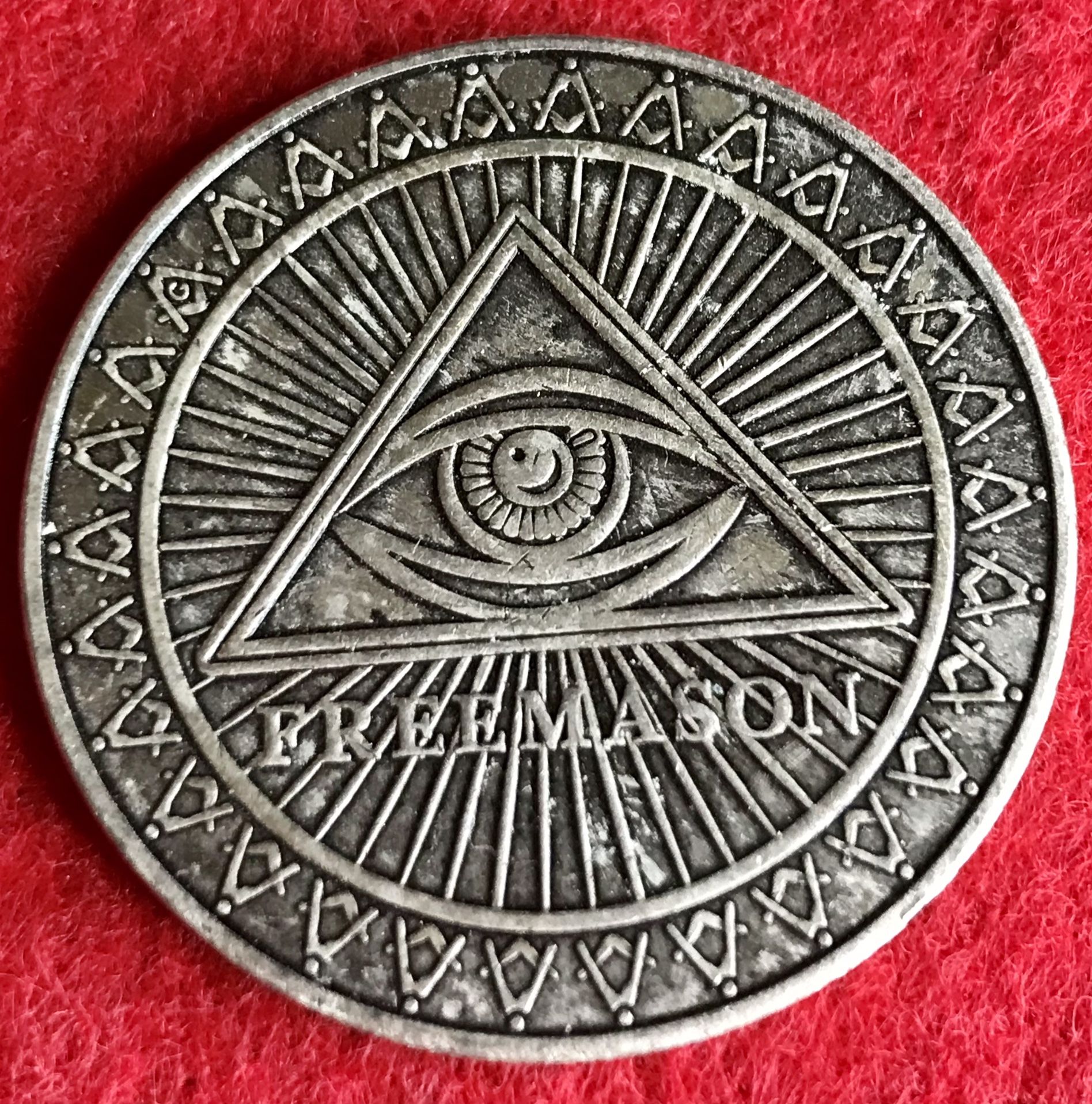 Large Free Mason Coin! Shipped Same Day!