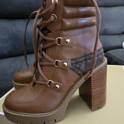 Michael Kors Size 7.5