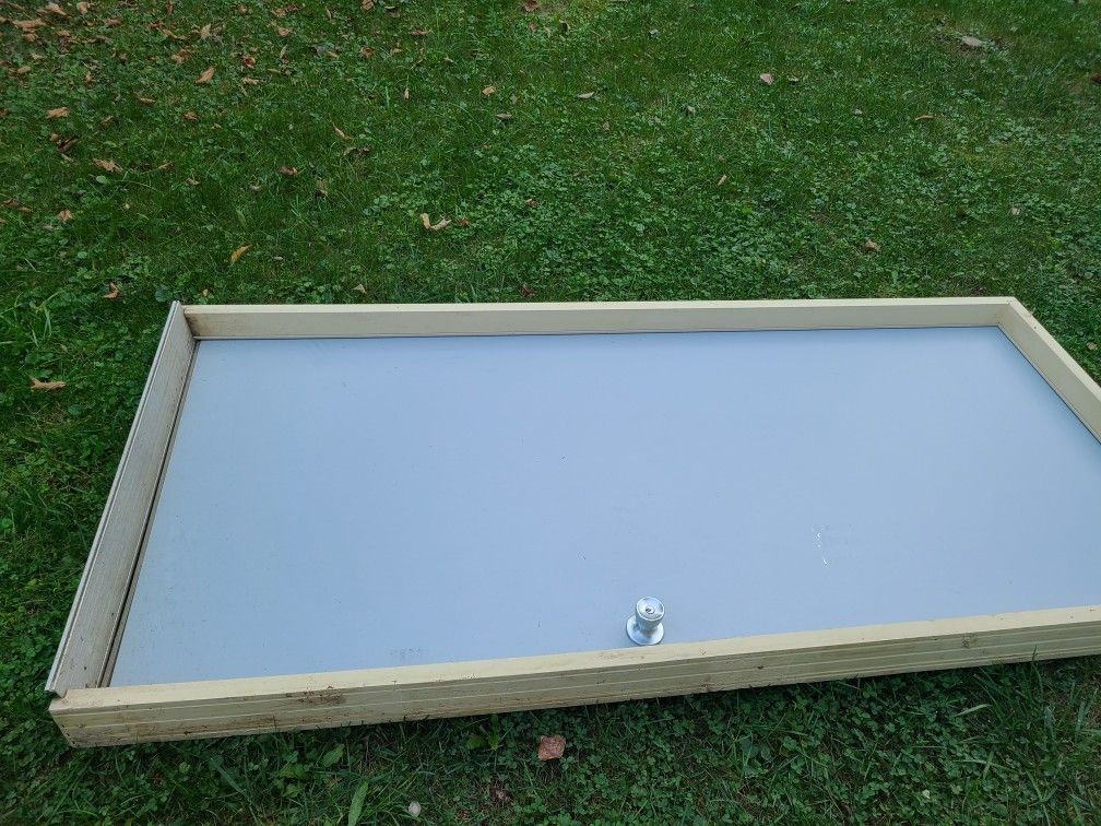 Aluminium Outside Door With Lock And Trim