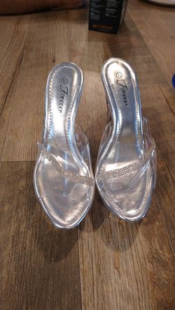 Women's Forever acrilic see through High Heels size 7,1/2