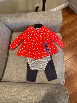 Carters 3-piece outfit size only in (3) in 9months and (3) in 12 months