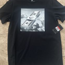 Large Nike Tee Money Wings NWT