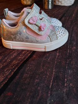 Little girls size 9 twinkle Toe sparkling sketchers