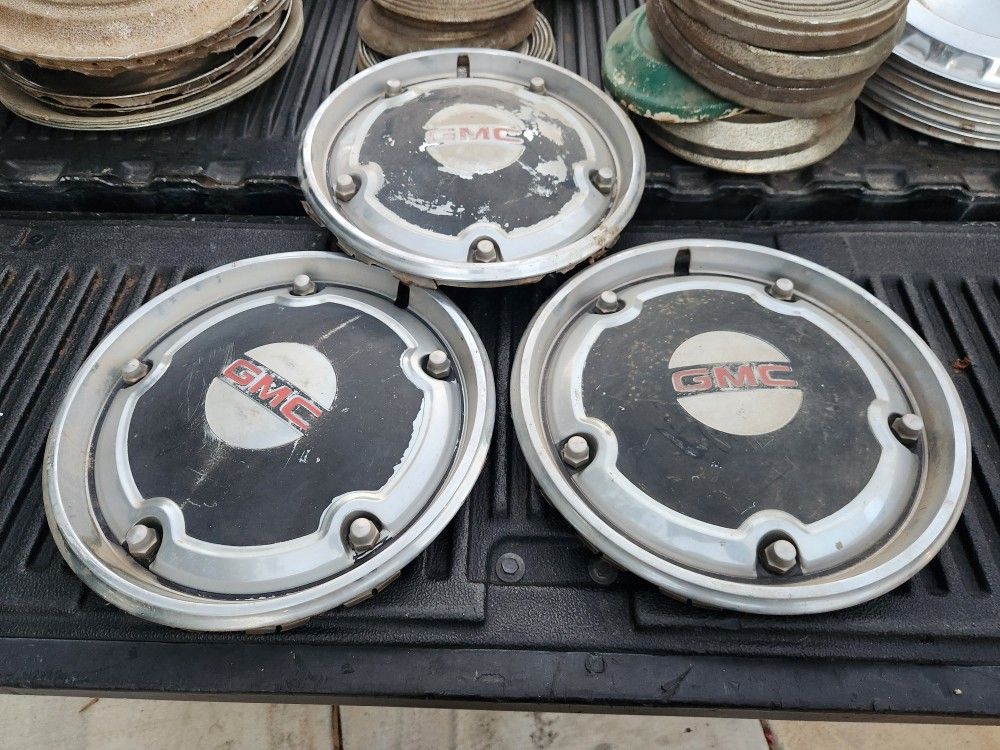Hubcaps Classic for Sale in Selma, CA OfferUp