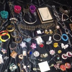 70 + piece Vintage Jewelry Lot rings necklace #3 

