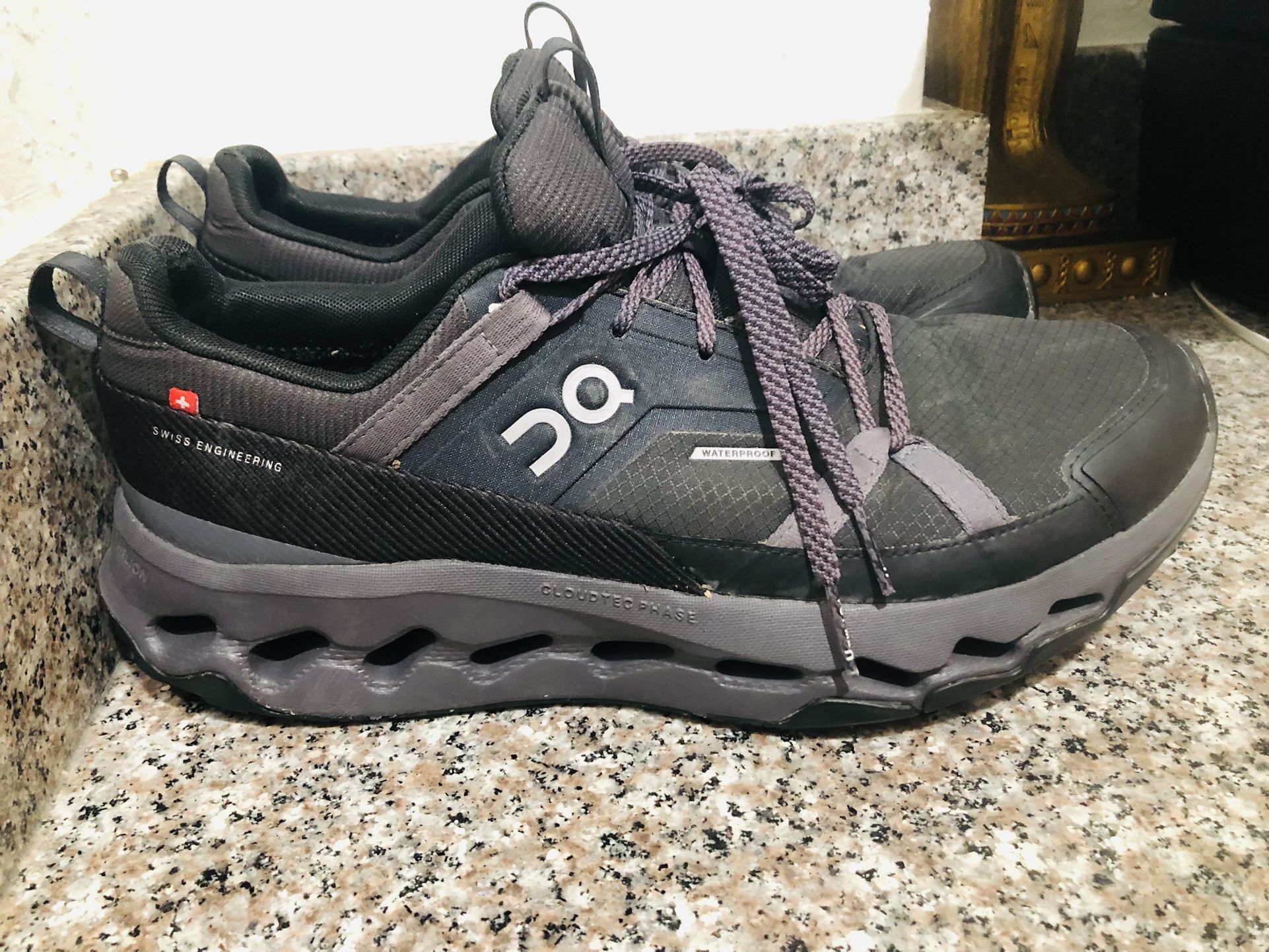 Men’s Tennis Shoes Size 10.5