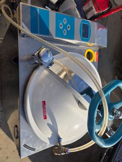 Vertical pressure steam sterilizer