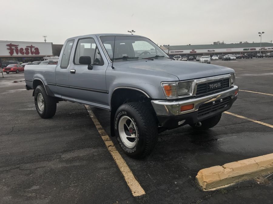 Toyota pickup 4x4 22r