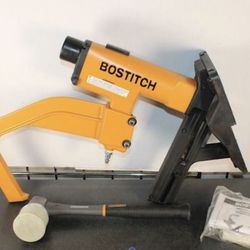 Bostitch 15-Gauge 1/2-in Narrow Crown Flooring Pneumatic Stapler