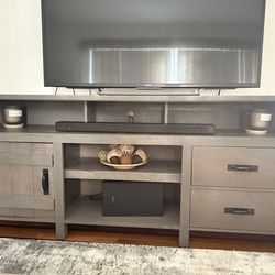 Tv Console - Bernstein 76’