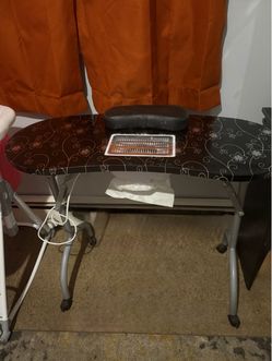 Mesa de manicura portátil