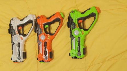 3 laser guns with sensors