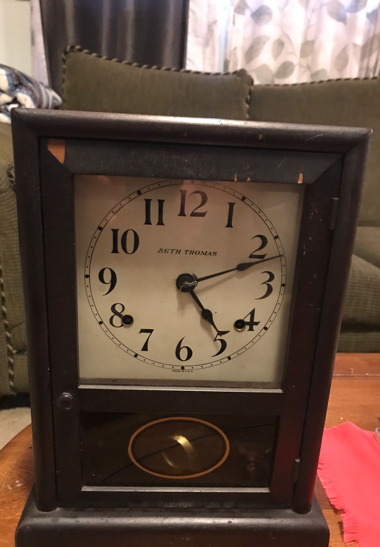 Mantel clock antique