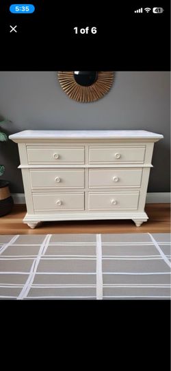 OFF WHITE DRESSER