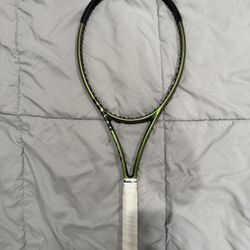 Wilson Blade 98 18x20 V8 4 1/4