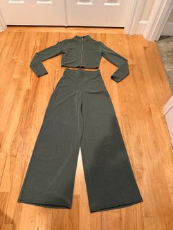New! Woman’s /juniors wide leg outfit