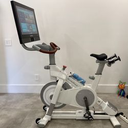 NordicTrack Commercial Series S27i Exercise Bike Limited Edition White
