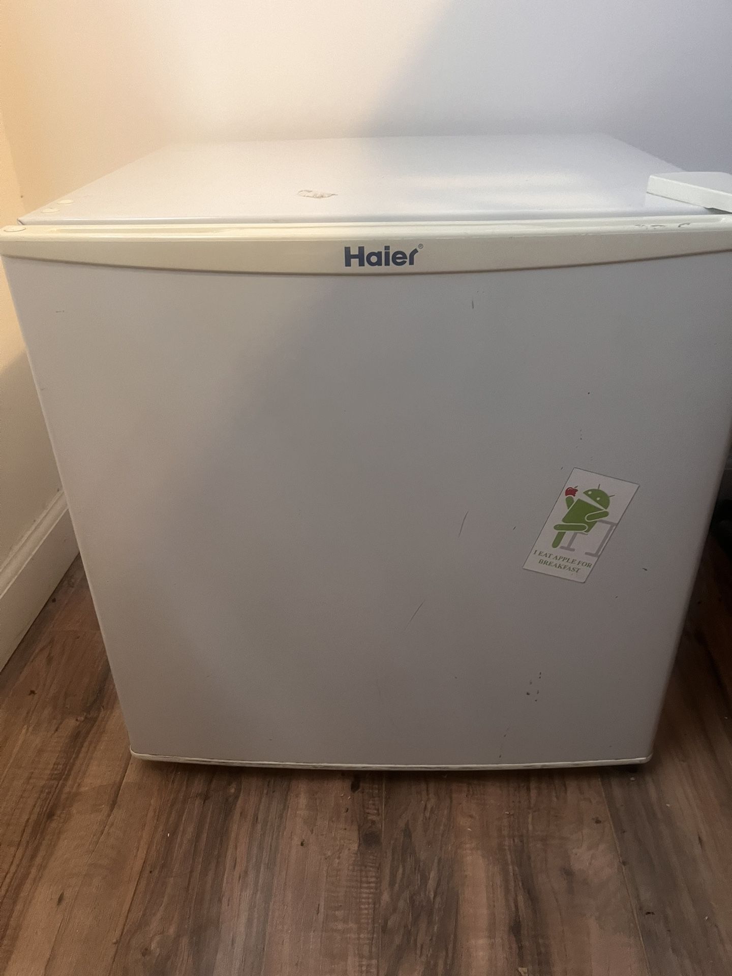 Haier  Mini Fridge