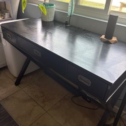 Black Minimal Desk