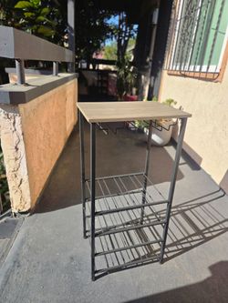 Wine rack table