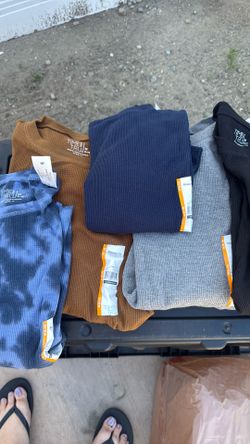Women’s Size Medium 8/10 Thermal Long Sleeve Shirts 