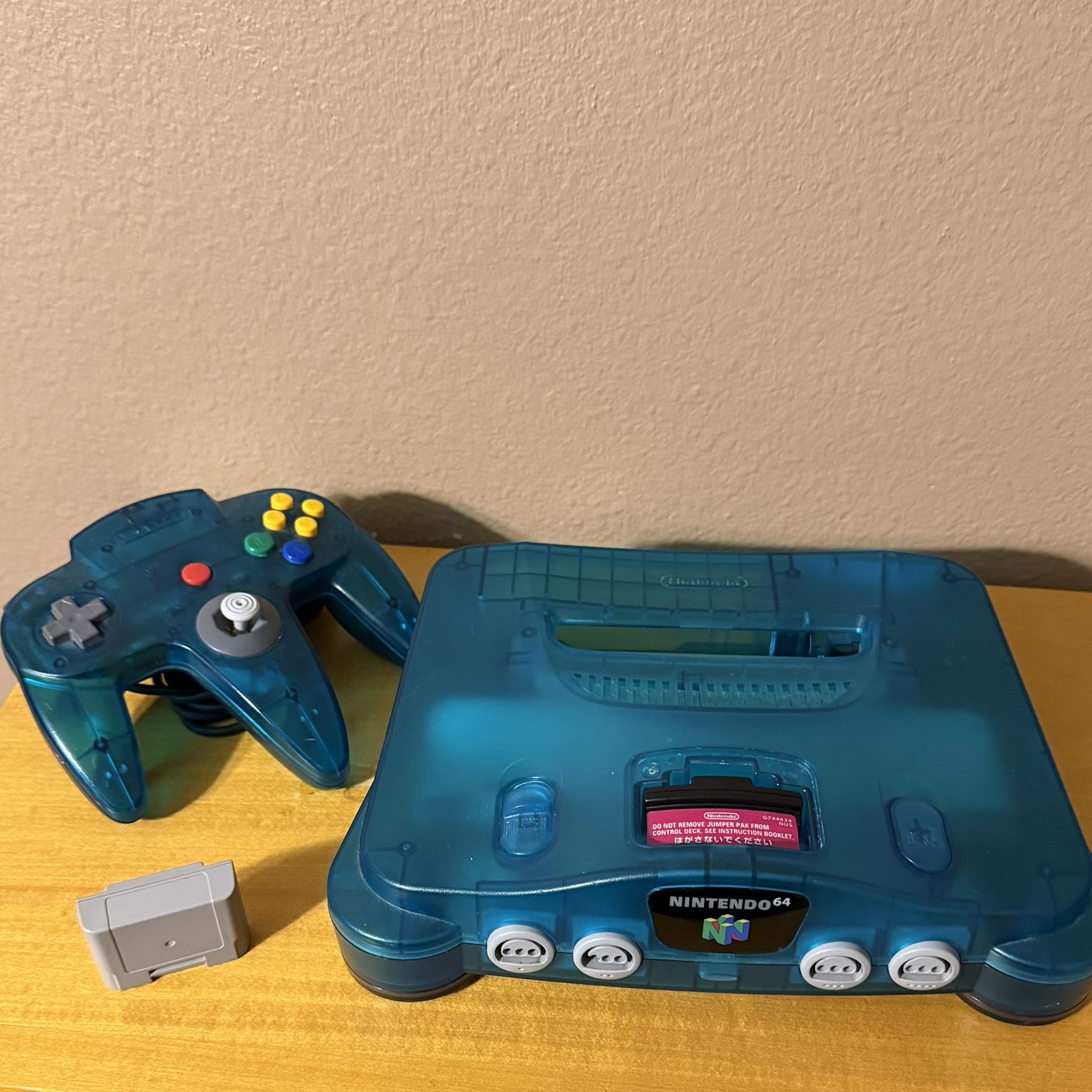 Funtastic Ice Blue Nintendo 64 + Memory Card