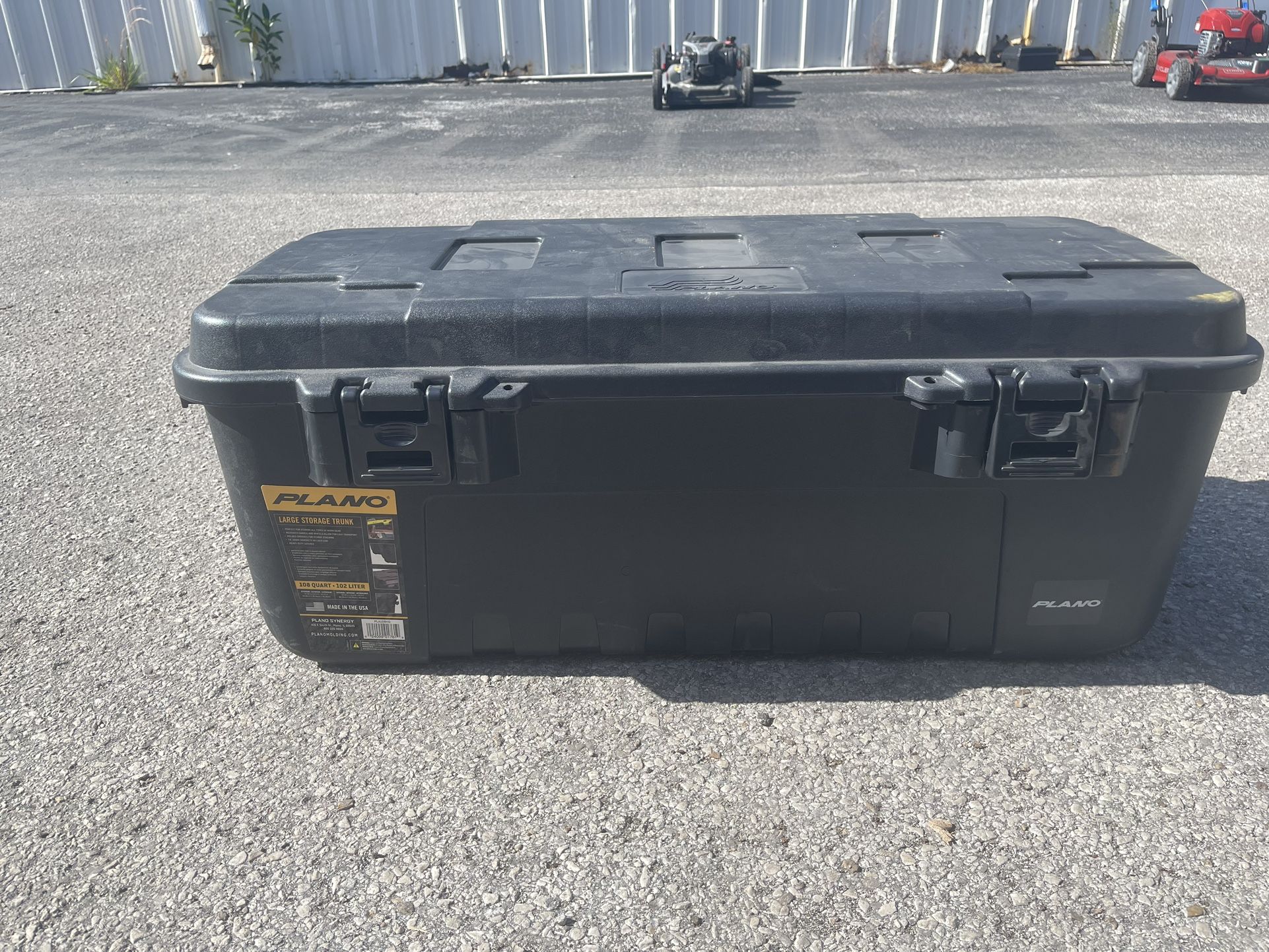 Plano 108 qt. Sportsman Trunk Black