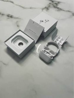 Apple AirPods Pro with Charging Case