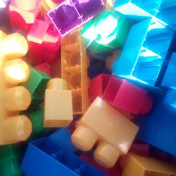 Legos , Large, 100 Plus Pieces