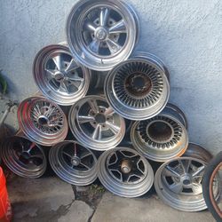 VINTAGE WHEEL DISPLAY!!! 750$