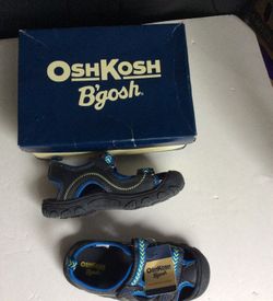 Boys sandals size 10(Oshkosh brand , new)